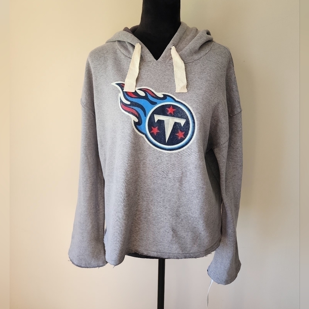 NWT NFL Team Apparel Tennessee Titans Women's Gray Hoodie Size M.